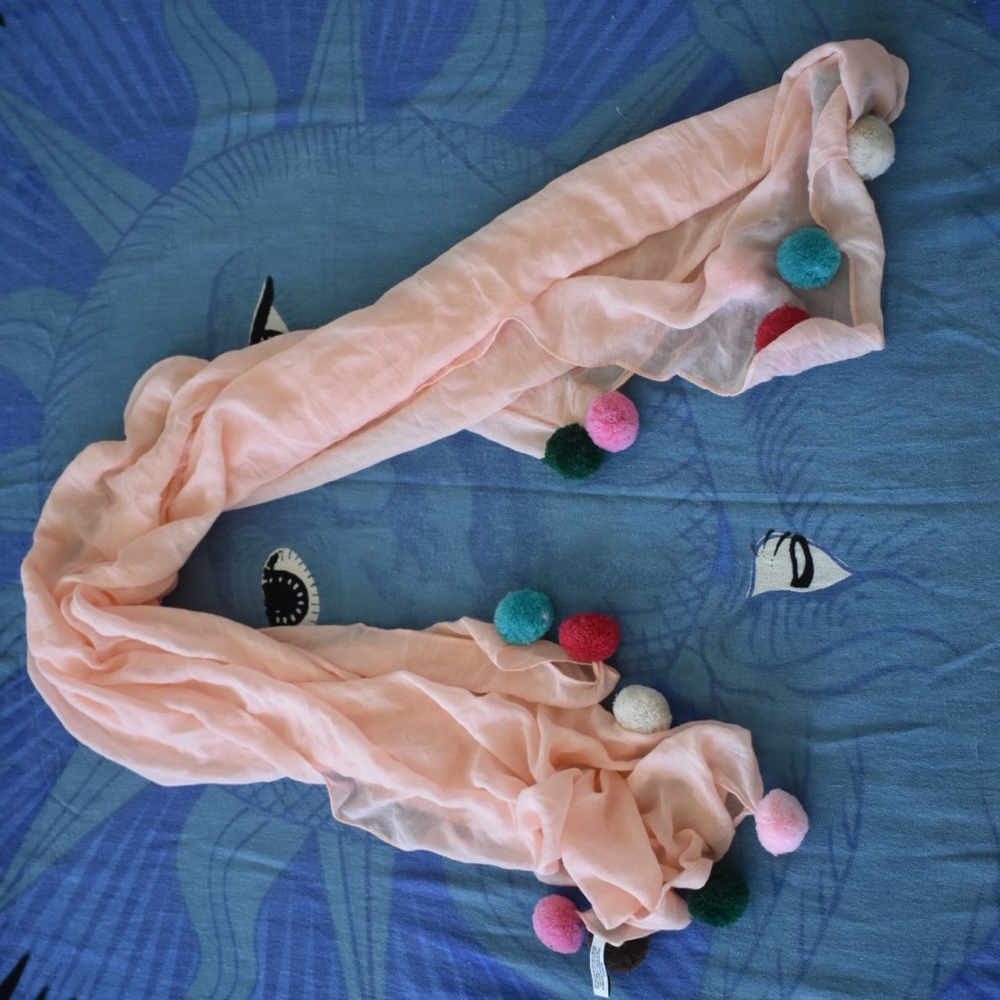 scarf with pompoms
